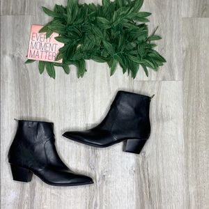 Qupid ankle zipper boots